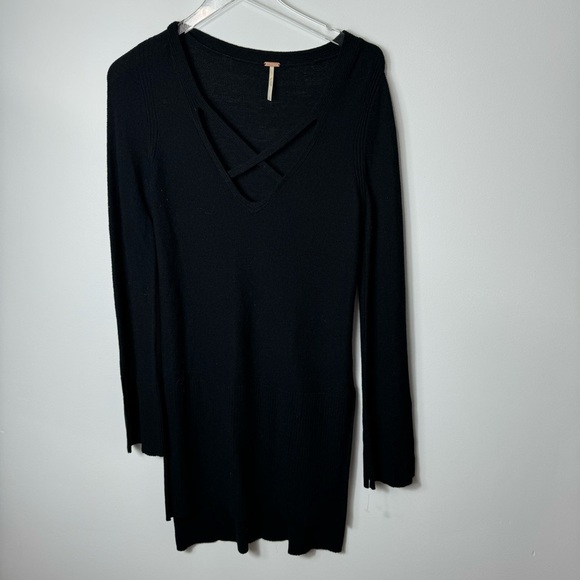 Free People Sweaters - Free People Criss Cross Tunic size Small 1878